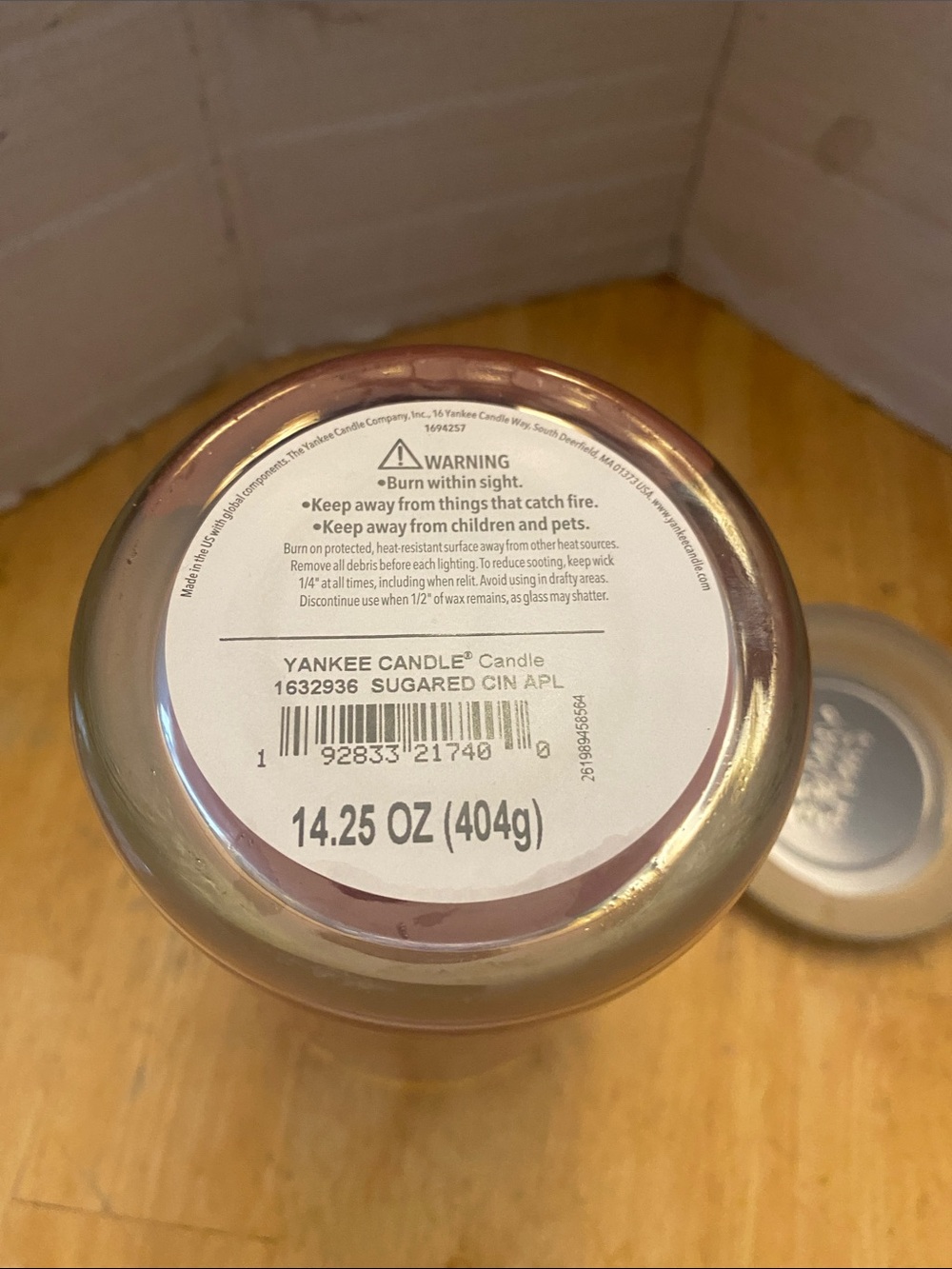 Yankee Candle Sugared Cinnamon Apple large 14.25 oz NWT - Picture 4 of 5